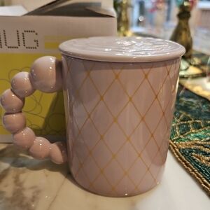 Elegant Pink Mug with Lid